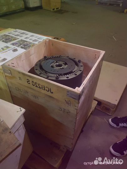 215E II Редуктор поворота JCB 220 /JRC0007