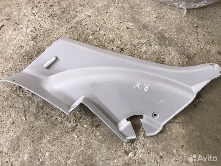 Обшивка багажника задней левой Lexus RX 300 330