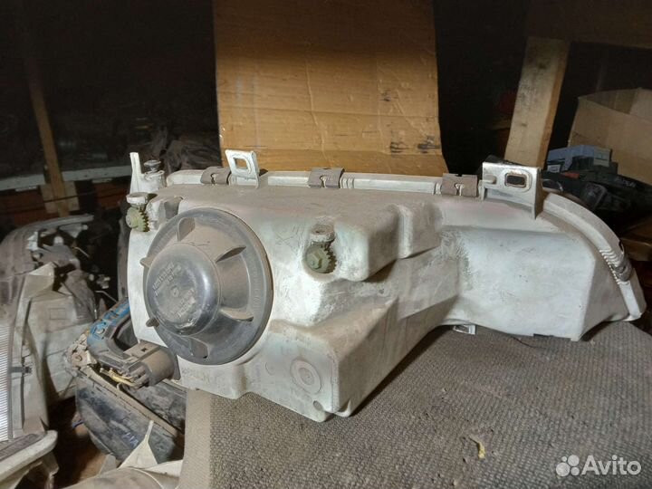 Фары на volkswagen sharan