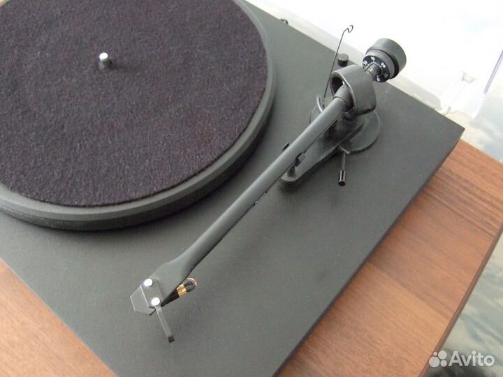 Проигрыватель винила Pro-ject Debut III DS