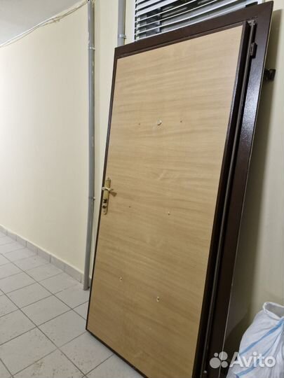 Дверь входная металлическая