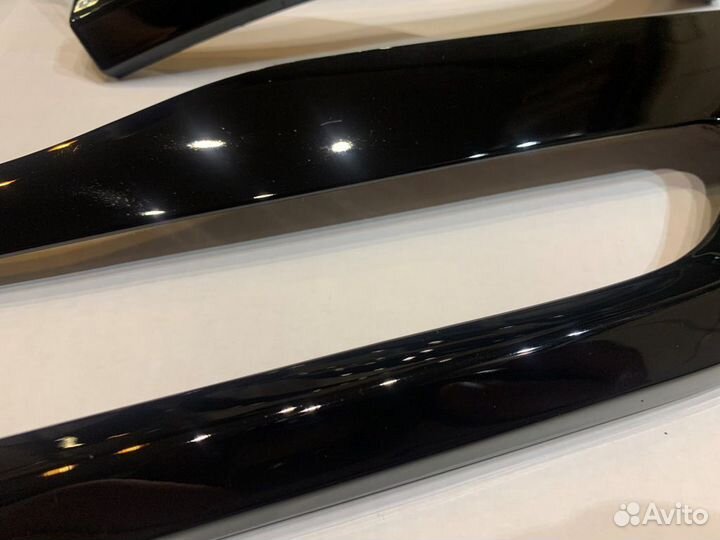 Реснички задних фонарей Jeep Grand Cherokee WK2