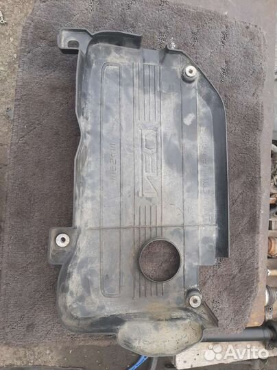 Декоративка накладка на двигатель QG15 DE