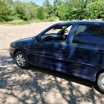 Volkswagen Polo 1.4 MT, 1997, 172 000 км, с пробегом, цена 220 000 руб.