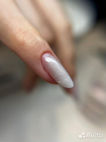 Ищем модель на маникюр с гелем