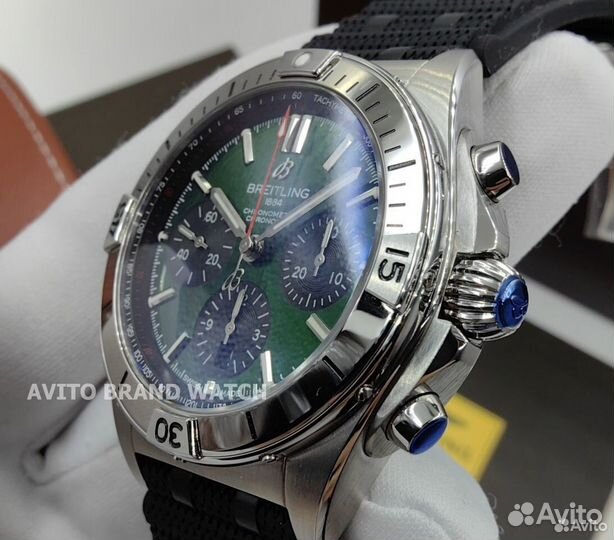 Час Breitling Chronomat B01 42 Bentley зеленые