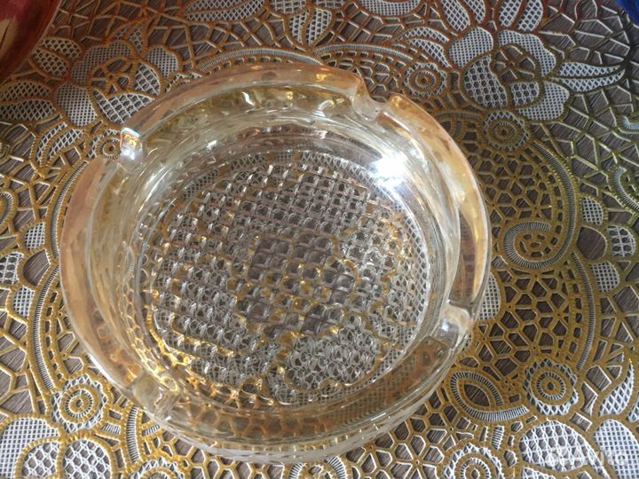 Пепельницы цветное стекло, хрусталь. Винтаж