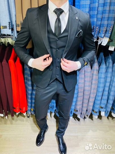Мужской классический костюм новый