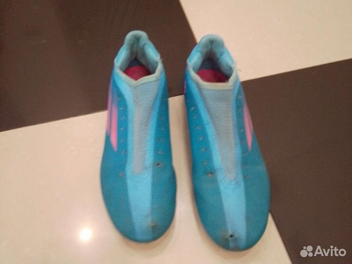 Футбольные бутсы