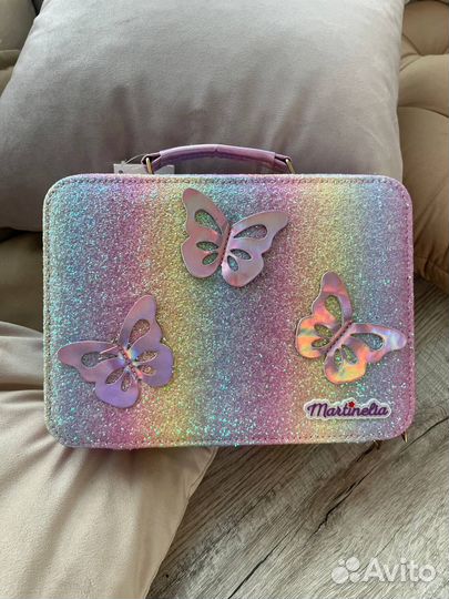 Чемоданы с косметикой