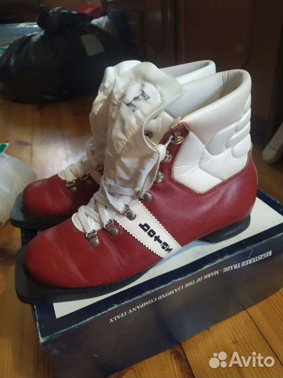 Лыжные ботинки Чехия, коньки Советские