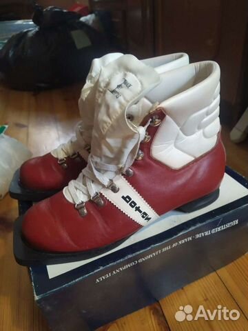 Лыжные ботинки Чехия, коньки Советские