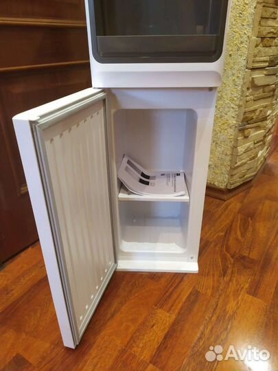 Куллер для воды напольный