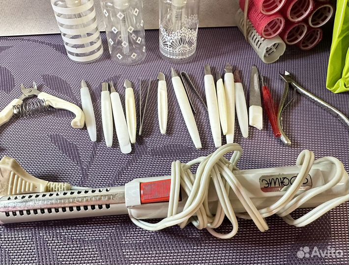 Аксесуары для парикмахерской и маникюра