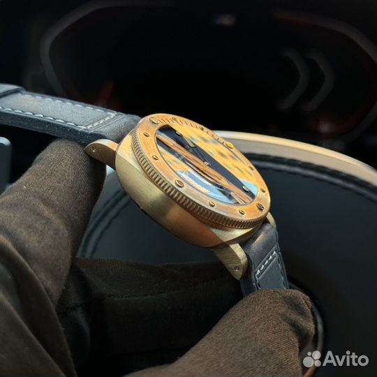 Часы Panerai Luminor Submersible