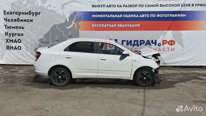 Кронштейн переднего бампера правый Chevrolet Cobalt (T250) 52049415