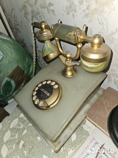 Телефон из оникса