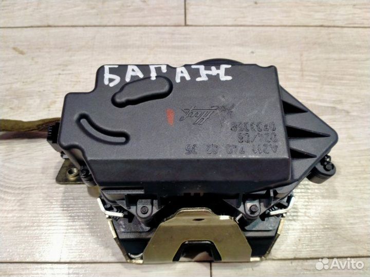 Замок крышки багажника Mercedes-Benz Ml 164