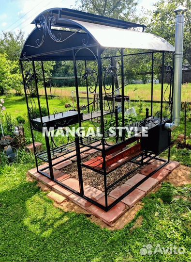 Мангал с крышей