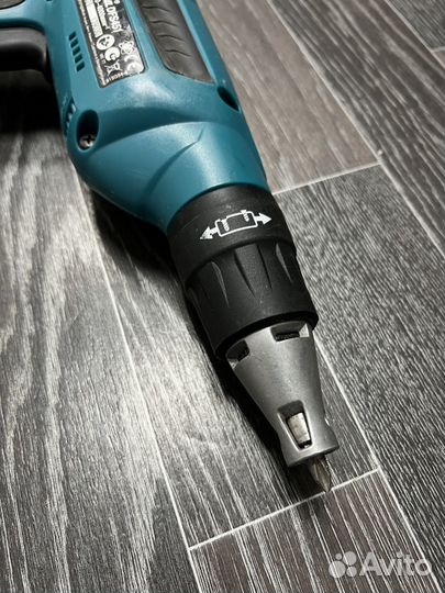 Шуруповерт аккумуляторный makita dfs451