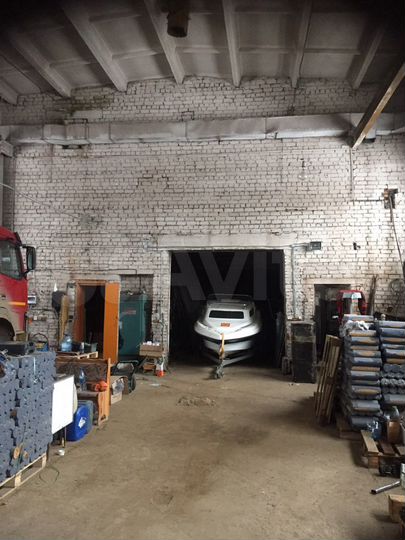 Гараж, > 30 м²