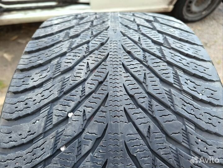 Nokian Tyres eLine 245/40 R20 и 275/35 R20