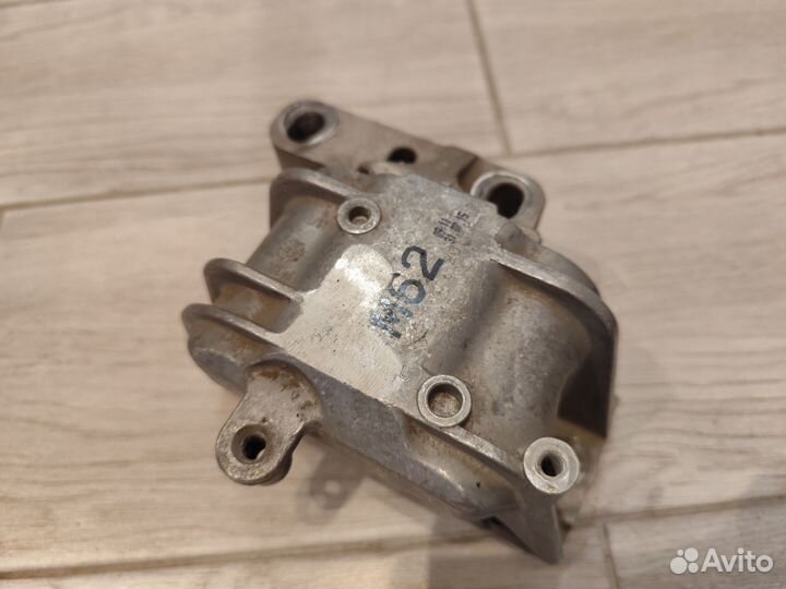 Крепления двигателя, опоры двигателя Golf 6, комп