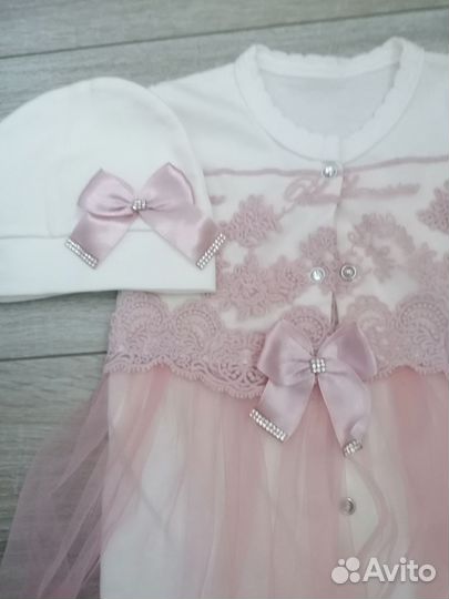 Праздничный комбинезон на выписку