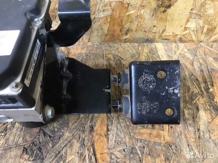 Блок ABS Skoda Rapid лифтбек cfna 2014