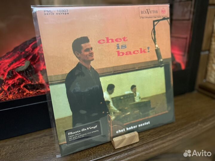 Chet Baker Sextet – Chet Is Back (LP)