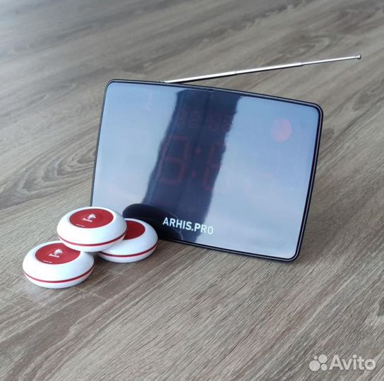 Кнпока вызова официанта и табло отображения вызова