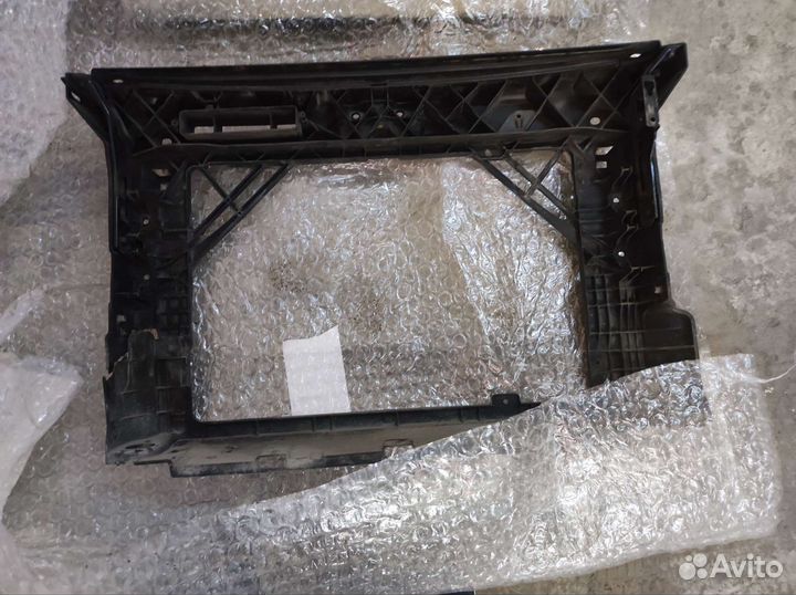 Передняя панель (телевизор) skoda rapid