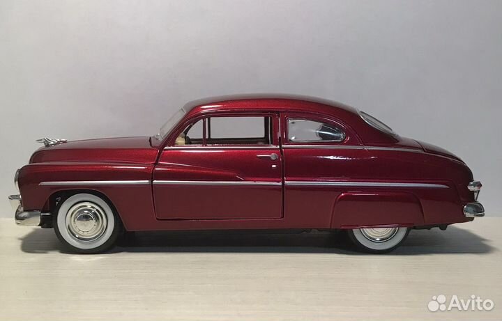 Модель автомобиля 1:24 Mercury coupe