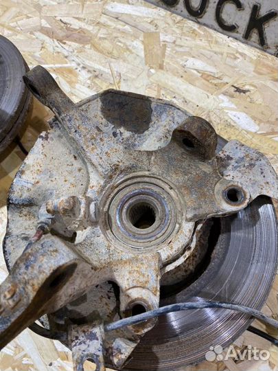 Кулак поворотный передний Hyundai Matrix хетчбэк