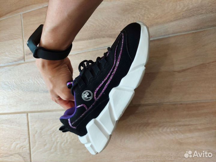 Кроссовки для девочки 32 размер