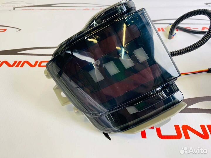 Катафоты в задний бампер Toyota LC 200 тюнинг