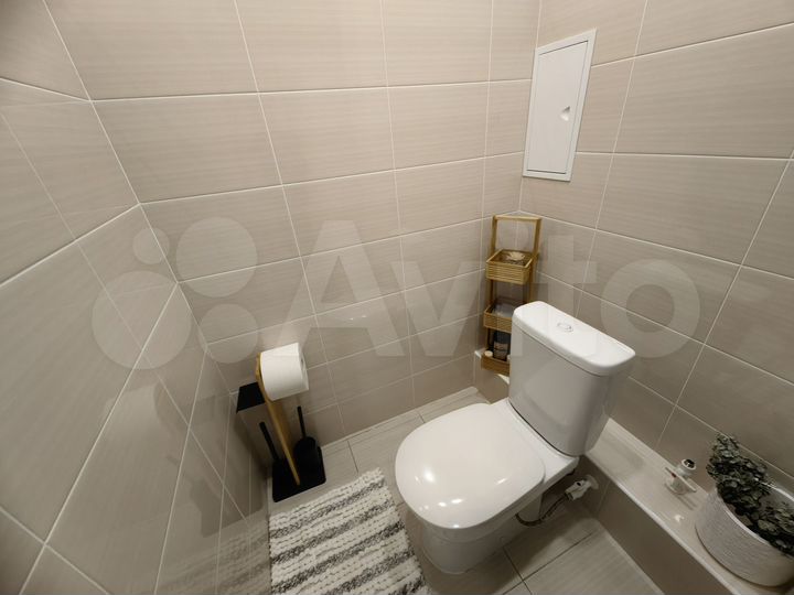 2-к. квартира, 57 м², 7/17 эт.