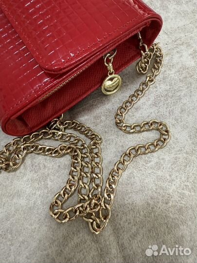 Сумочка-клатч красная лаковая