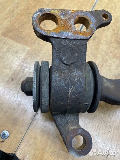 Рычаг подвески передний левый Honda Civic D14Z4