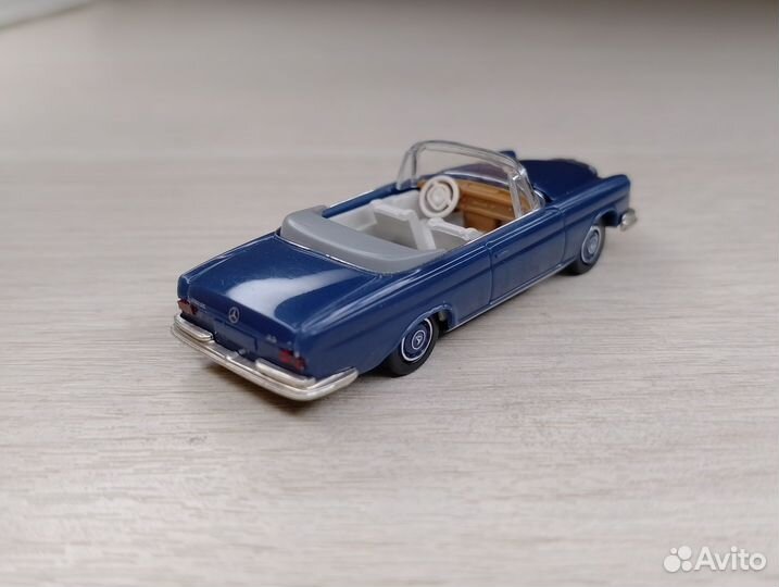 A26.1) Mercedes Benz 280SE Cabrio (W111) 1961-1971