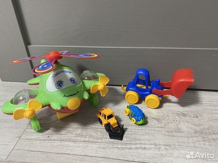 Вертолет, трактор, машинки