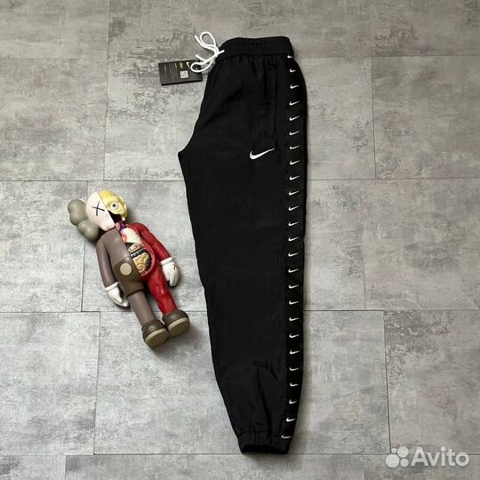 Спортивные штаны Nike плащевые