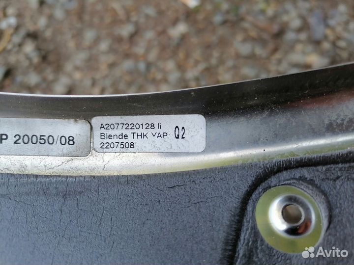 Накладка на дверь правая Mercedes w207