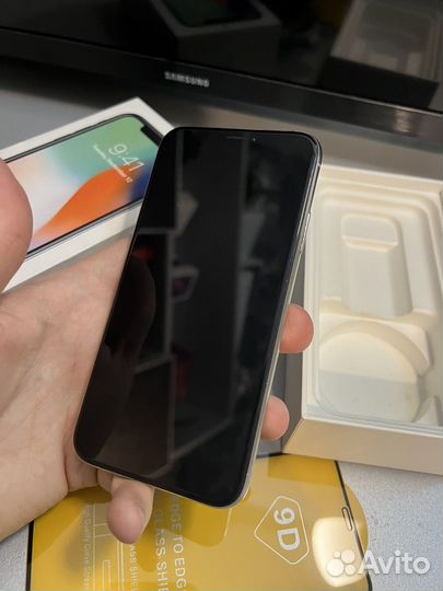 iPhone X, 64 ГБ
