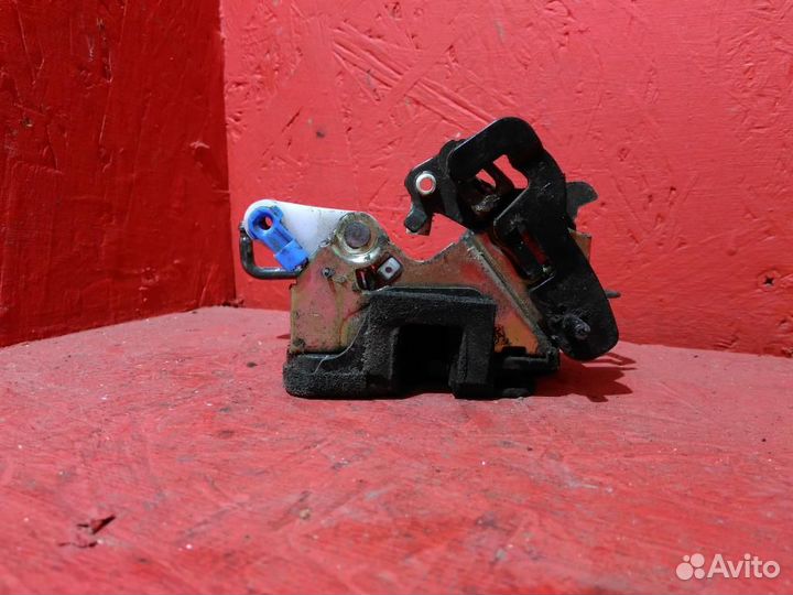 Замок двери задней левой Хендай Акцент