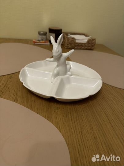 Тарелка менажница кролик зайчик заяц сlay street