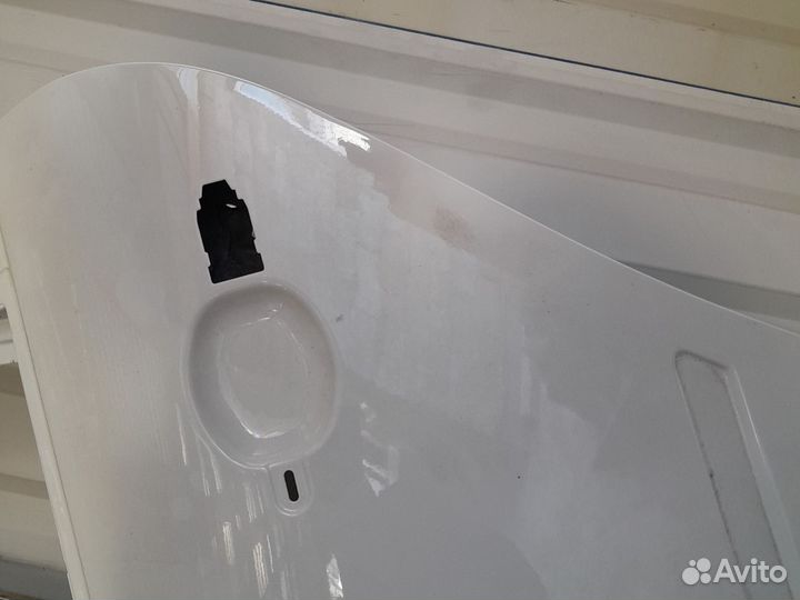 Задняя левая дверь на гранту лифтбэк