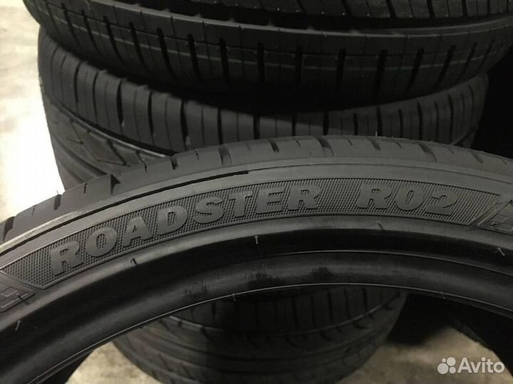Rydanz Roadster R02 255/35 R19 96W