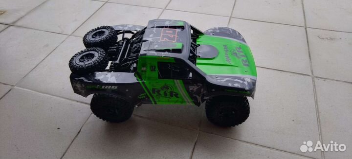 Машина на радиоуправлении внедорожник