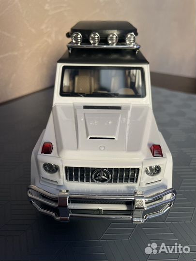 Машинка металлическая Мерседес